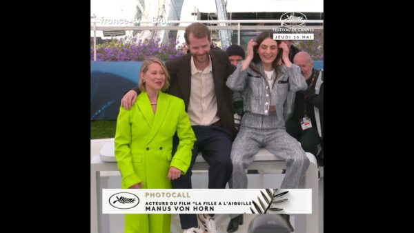 Photocall du film “la jeune femme à l’aiguille” à la 77e édition du Festival de Cannes.